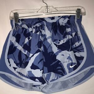 Women’s Lined Nike Dri Fit Running Shorts size small